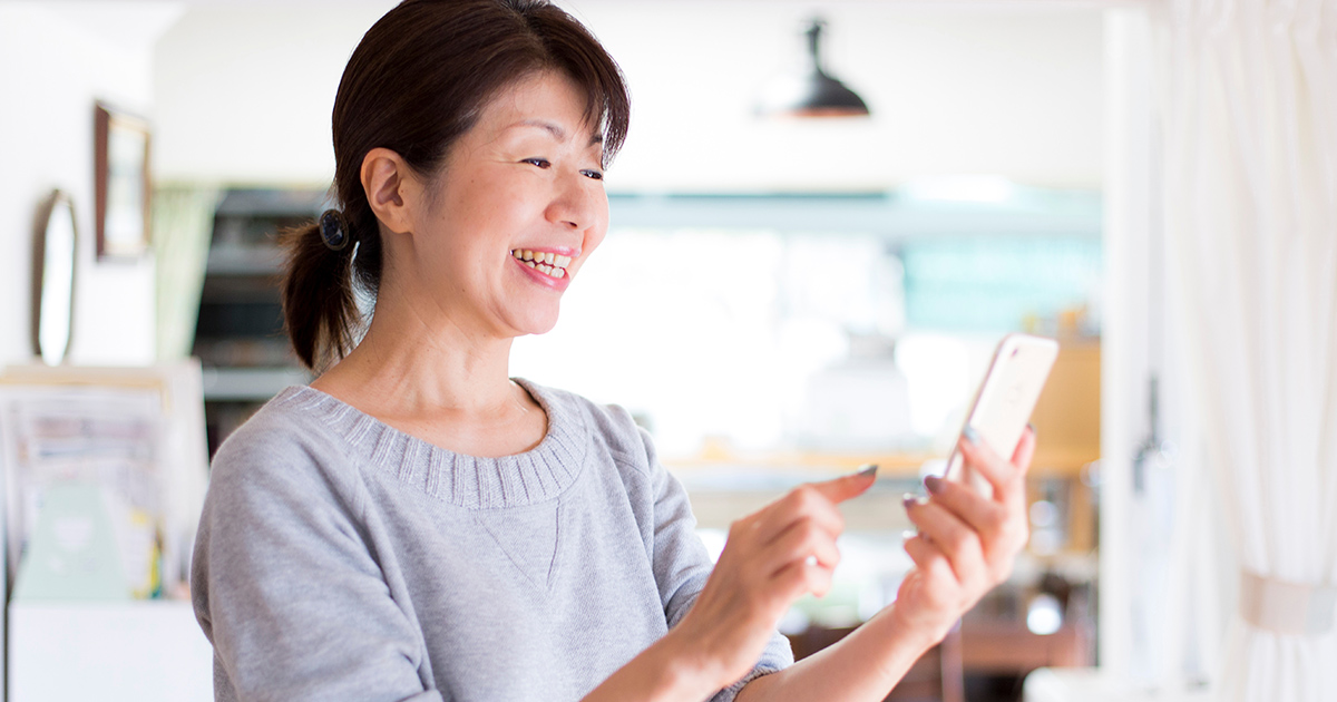 老眼でもコンタクトレンズは使える？老眼になった際の対処法