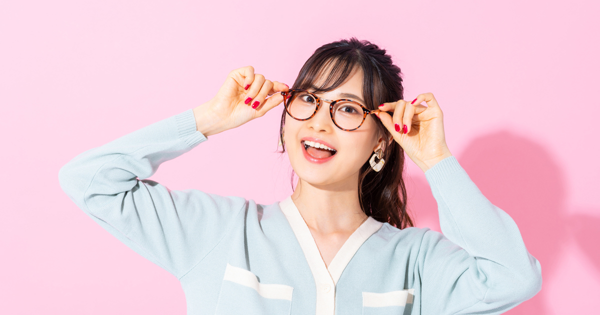 丸顔の方におすすめのメガネフレームデザイン5選