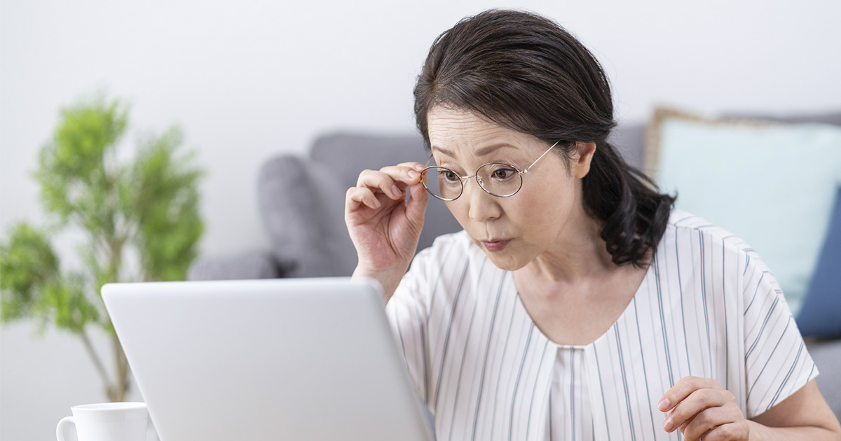 コンタクトレンズユーザーが老眼になったら？メガネにしたほうが良い？