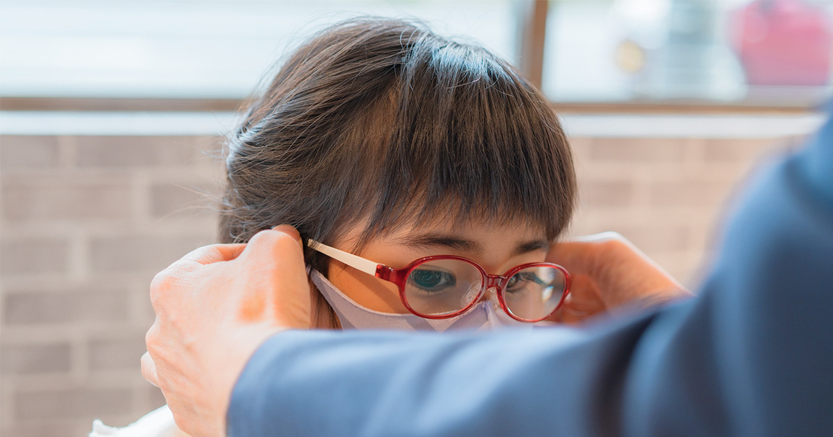 こどものメガネの作り方とは？初めてのメガネ作りガイド