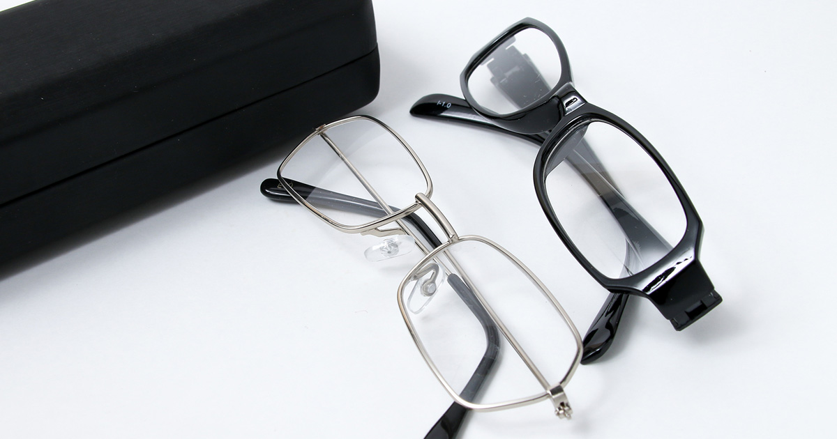 遠近両用メガネと老眼鏡の違いは？選び方もあわせて紹介