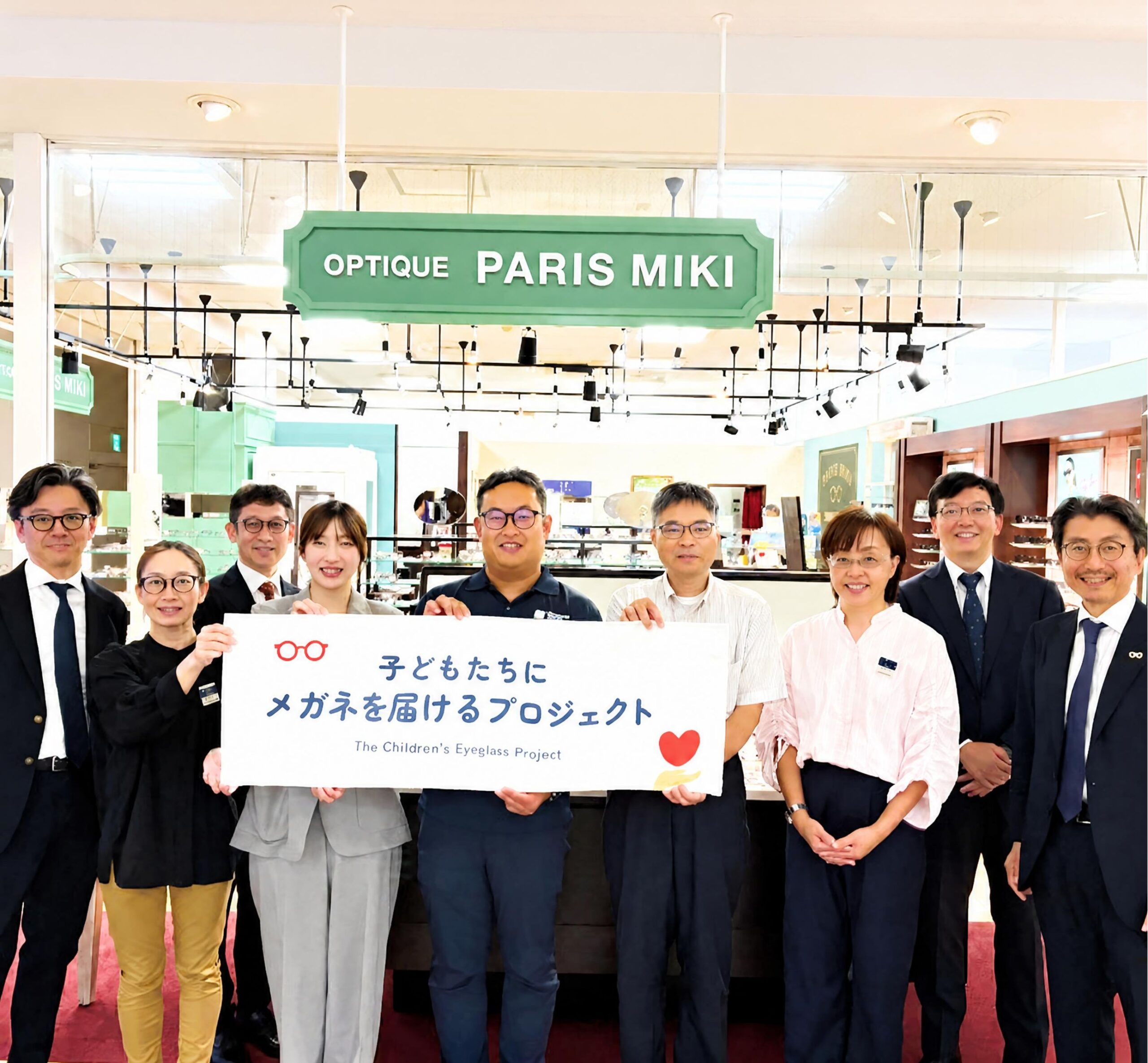 OPTIQUE PARIS MIKI ゆめタウンはません店前にて